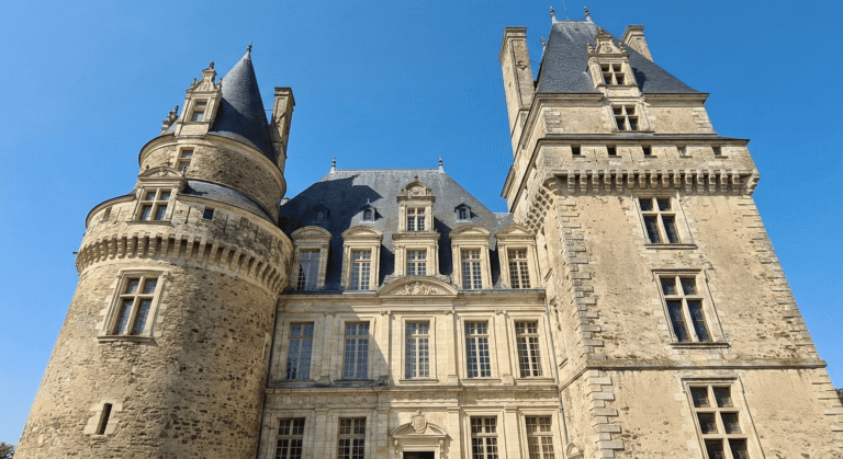 Château de Brissac façade géant val de loire
